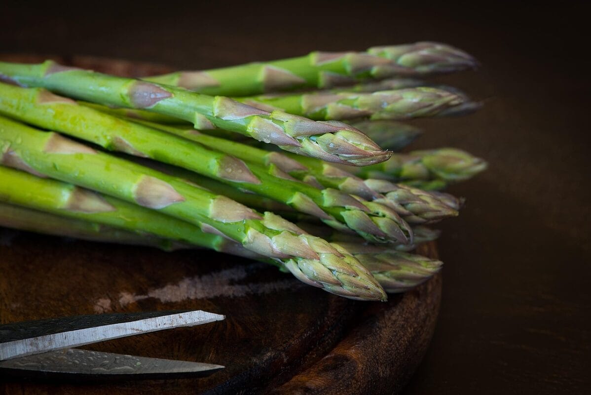 How to choose fresh vegetables 4 asparagus 2178164 1280