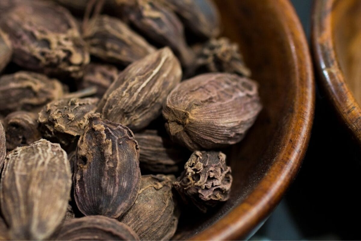 Buying black cardamom wholesale: Why Vietnam is a smart choice 4 black cardamom