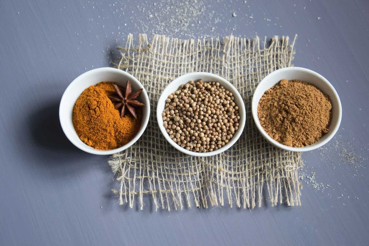 spices 2605037 1920